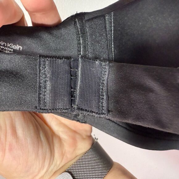 Calvin Klein Black Padded Underwire Bra Women’s Size Small Adjustable Straps - Picture 6 of 6